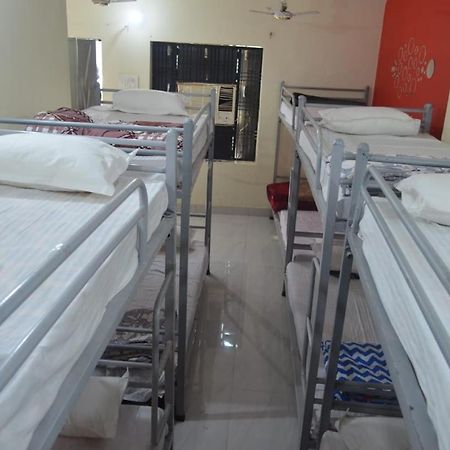 Awara Hostels & Dormitory Lucknow Dış mekan fotoğraf