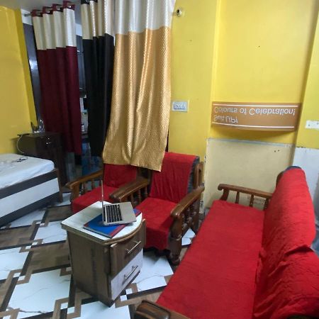 Awara Hostels & Dormitory Lucknow Dış mekan fotoğraf