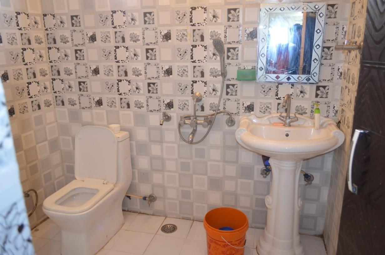 Awara Hostels & Dormitory Lucknow Dış mekan fotoğraf