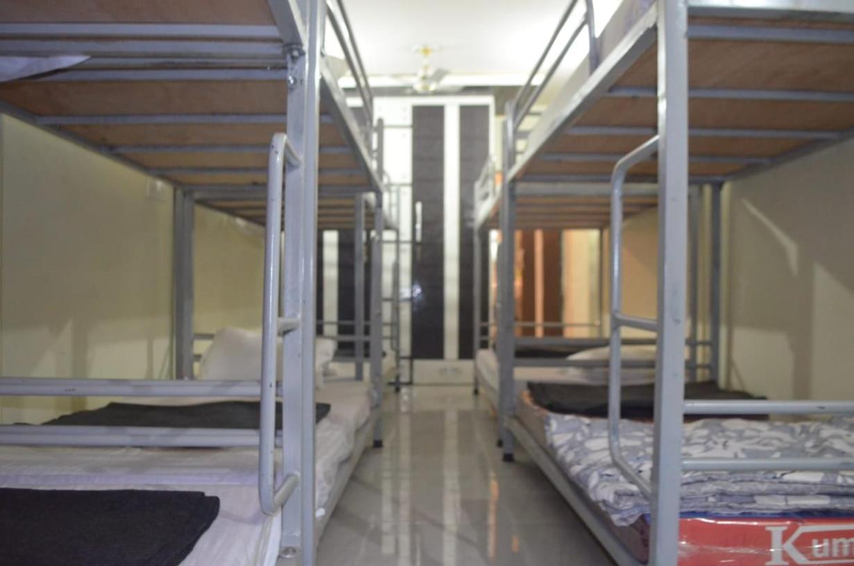 Awara Hostels & Dormitory Lucknow Dış mekan fotoğraf