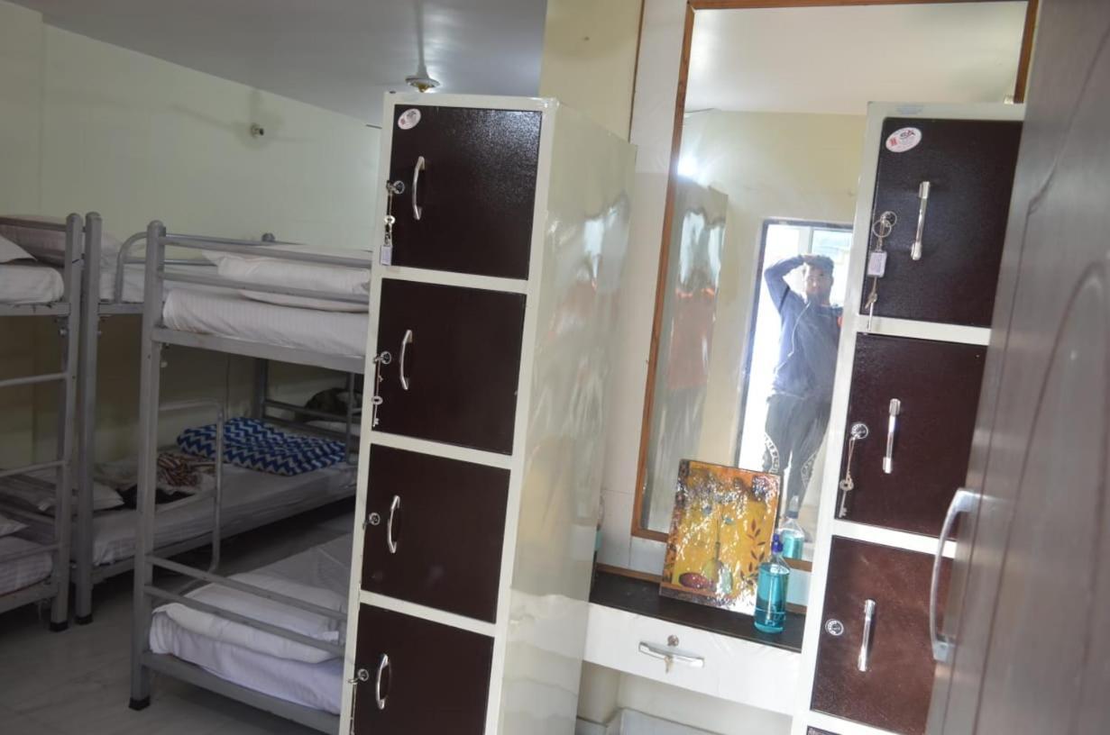 Awara Hostels & Dormitory Lucknow Dış mekan fotoğraf