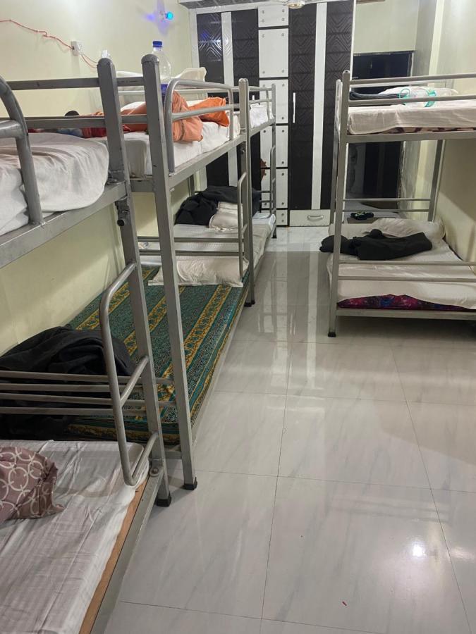 Awara Hostels & Dormitory Lucknow Dış mekan fotoğraf